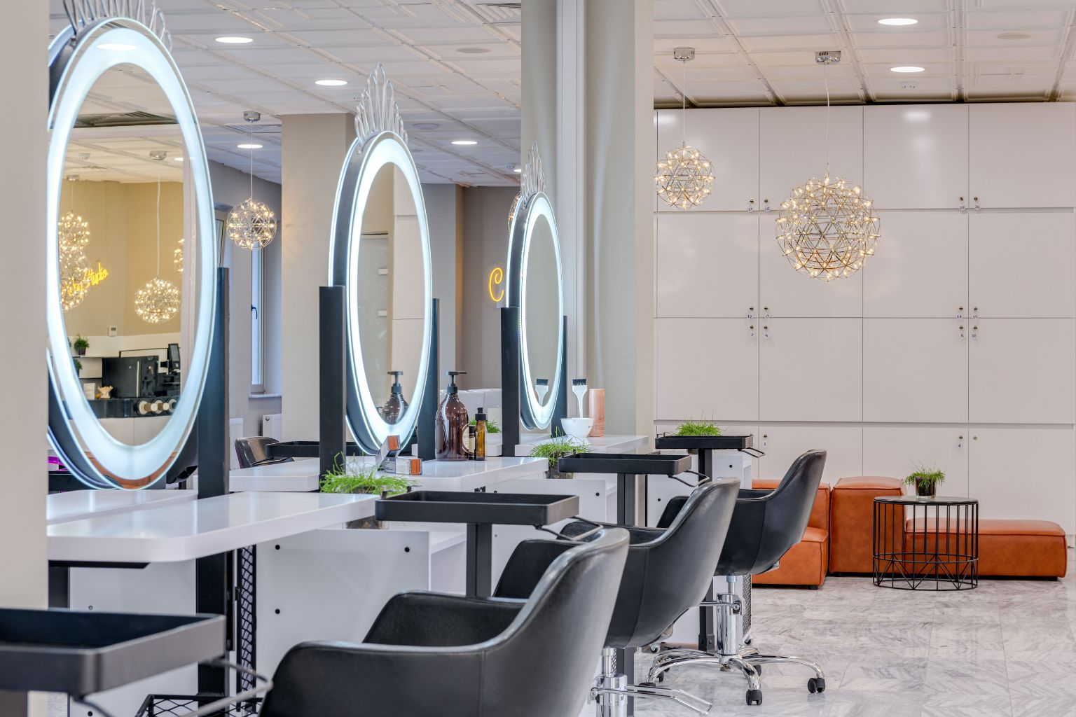 Yazna Salon